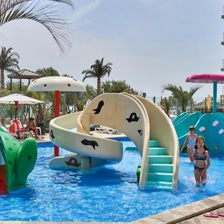 アパート Bell View Holiday By Alezzi Piscina With Parking *